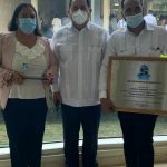 Hospital Dr. Sigifredo Alba Domínguez recibe premio “MEJOR DESEMPEÑO HOSPITALARIO 2021” por el Servicio Regional de Salud Cibao Central
