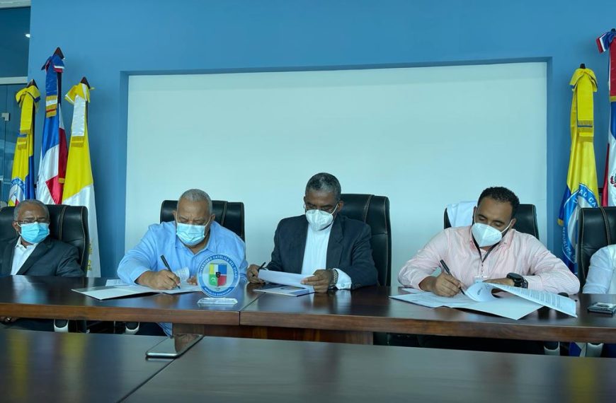 Hospital Dr. Sigifredo Alba Dom&iacute;nguez y Universidad Cat&oacute;lica del Cibao Firman Acuerdo de Colaboraci&oacute;n Interinstitucional.-